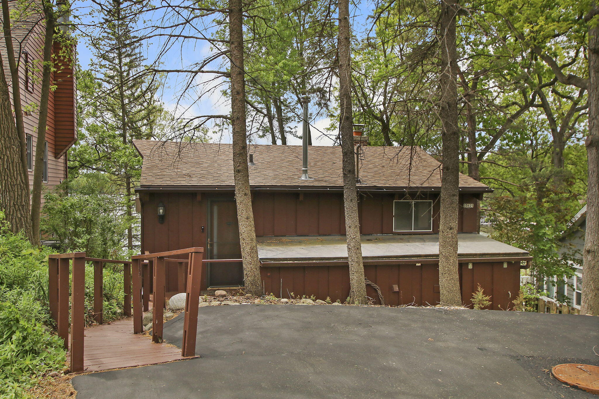 Wisconsin Lake Home for sale (MLS#: 1881657) at 33625  Contour Dr, in Burlington, Wisconsin. (31 of 39)