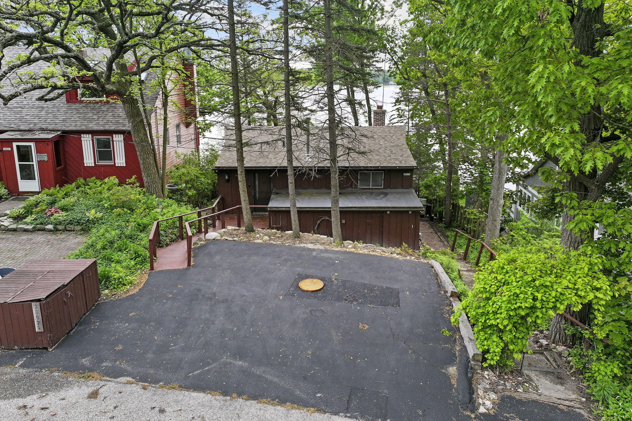 Wisconsin Lake Home for sale (MLS#: 1881657) at 33625  Contour Dr, in Burlington, Wisconsin. (33 of 39)