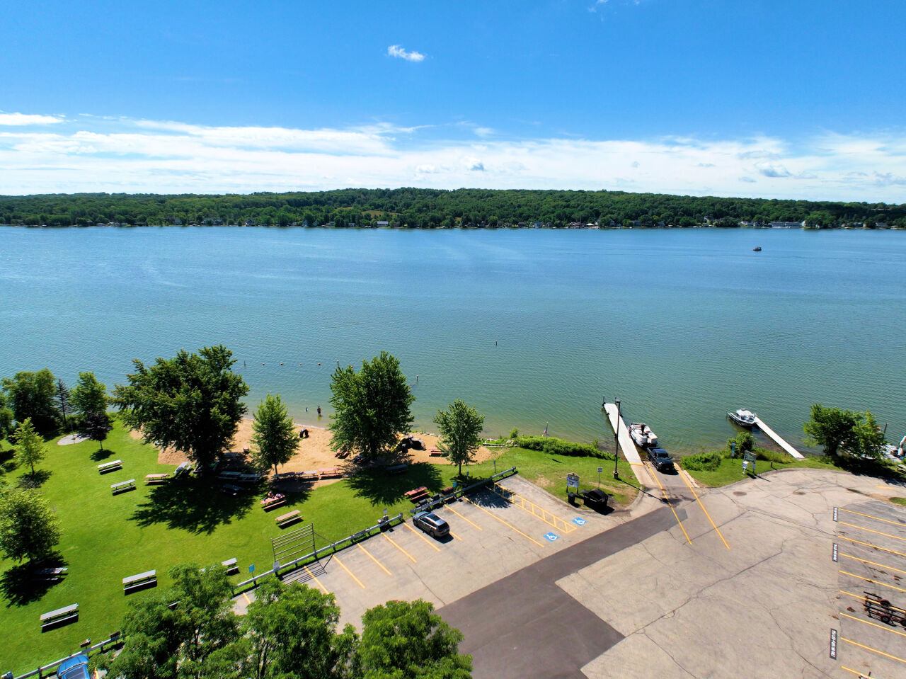 Wisconsin Lake Home for sale (MLS#: 1882145) at W4140  Lake Shore Dr, in Geneva, Wisconsin. (4 of 48)