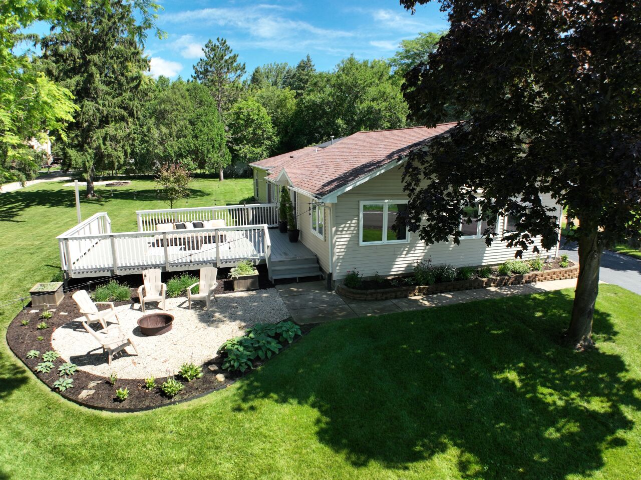 Wisconsin Lake Home for sale (MLS#: 1882145) at W4140  Lake Shore Dr, in Geneva, Wisconsin. (33 of 48)