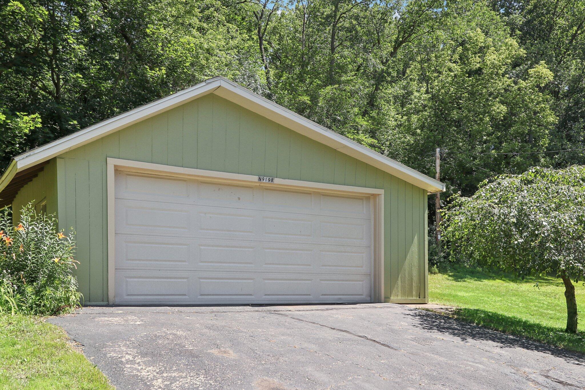 Wisconsin Lake Home for sale (MLS#: 1882657) at N9198  Ravine Dr, in East Troy, Wisconsin. (30 of 50)