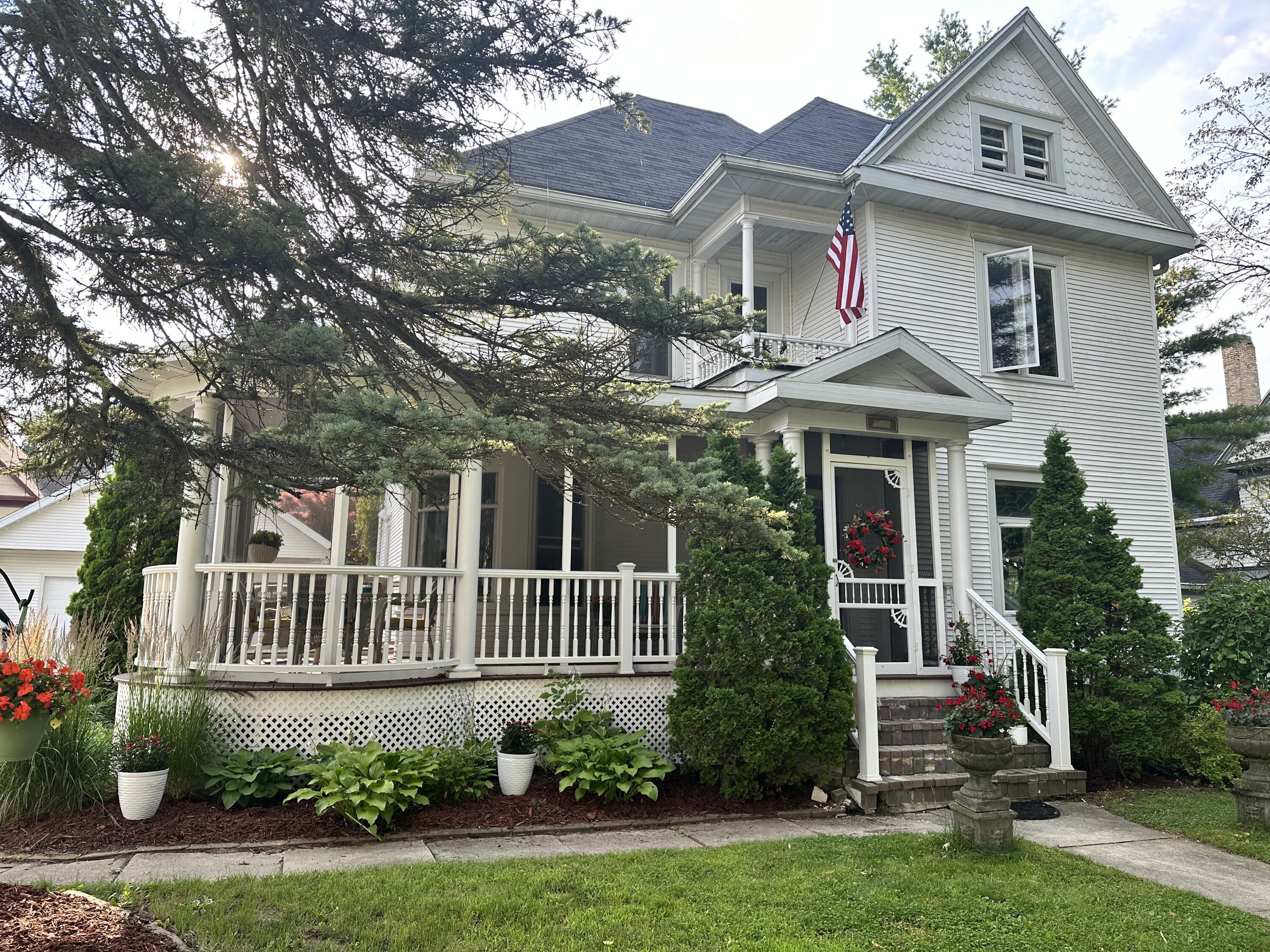 Wisconsin Lake Home for sale (MLS#: 1883002) at 126 S Lake St, in Elkhart Lake, Wisconsin. (1 of 51)