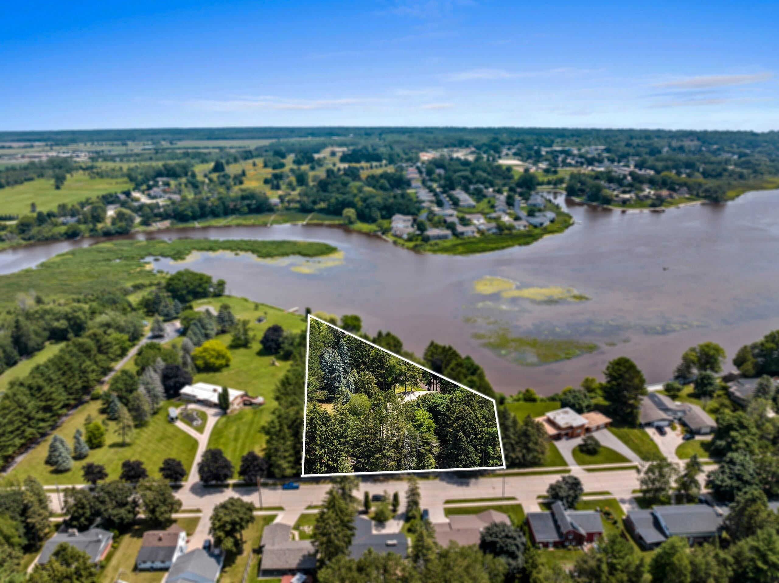 Wisconsin Lake Home for sale (MLS#: 1883117) at 3705  Adams St, in Two Rivers, Wisconsin. (13 of 63)