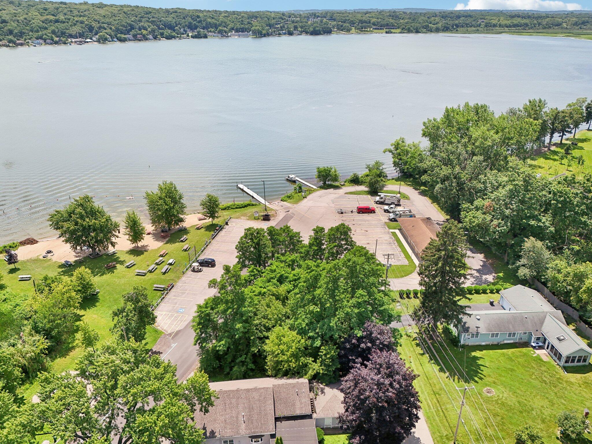 Wisconsin Lake Home for sale (MLS#: 1883323) at W4082  Whittier Dr, in Geneva, Wisconsin. (42 of 63)