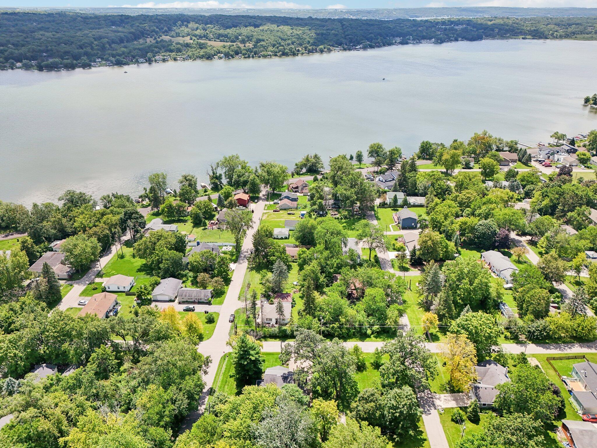 Wisconsin Lake Home for sale (MLS#: 1883323) at W4082  Whittier Dr, in Geneva, Wisconsin. (43 of 63)