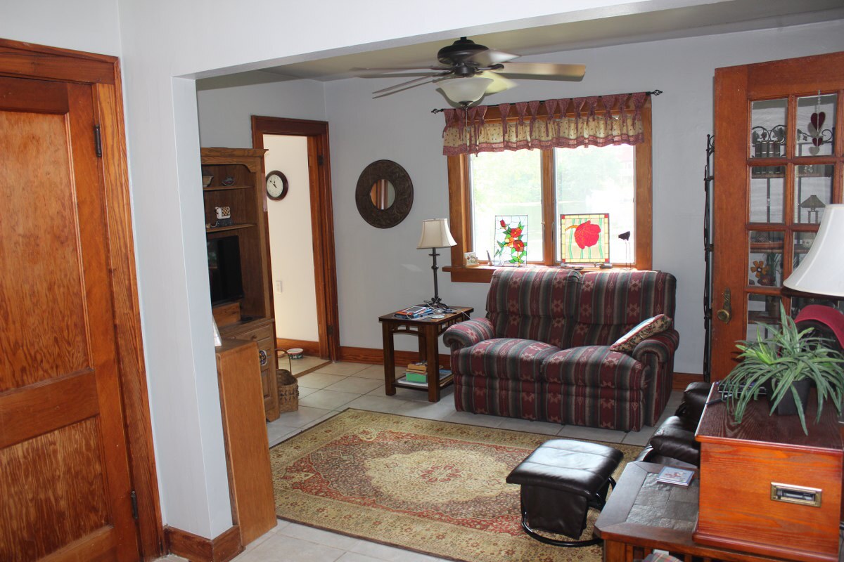 Wisconsin Lake Home for sale (MLS#: 1883589) at 507 E Main St, in Palmyra, Wisconsin. (10 of 26)