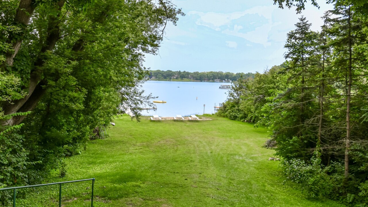 Wisconsin Lake Home for sale (MLS#: 1883998) at W307 N Circle Dr, in Bloomfield, Wisconsin. (2 of 40)