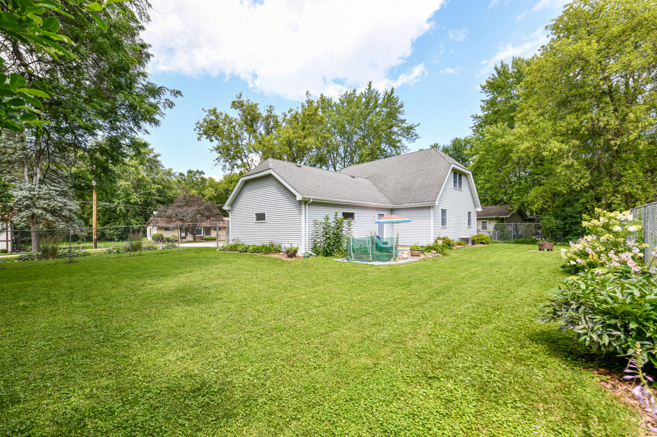 Wisconsin Lake Home for sale (MLS#: 1883998) at W307 N Circle Dr, in Bloomfield, Wisconsin. (4 of 40)