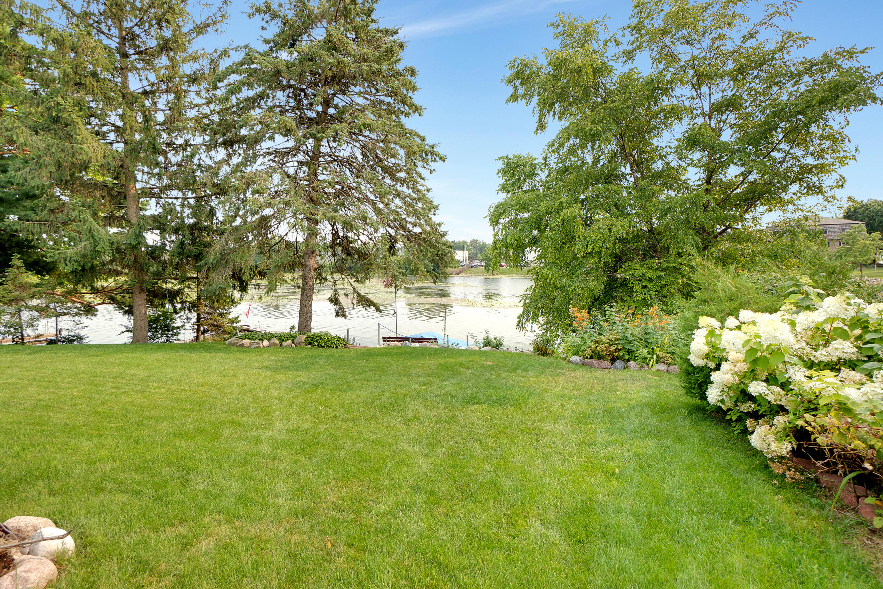 Wisconsin Lake Home for sale (MLS#: 1884856) at 623 E Anderson St, in Oconomowoc, Wisconsin. (5 of 28)