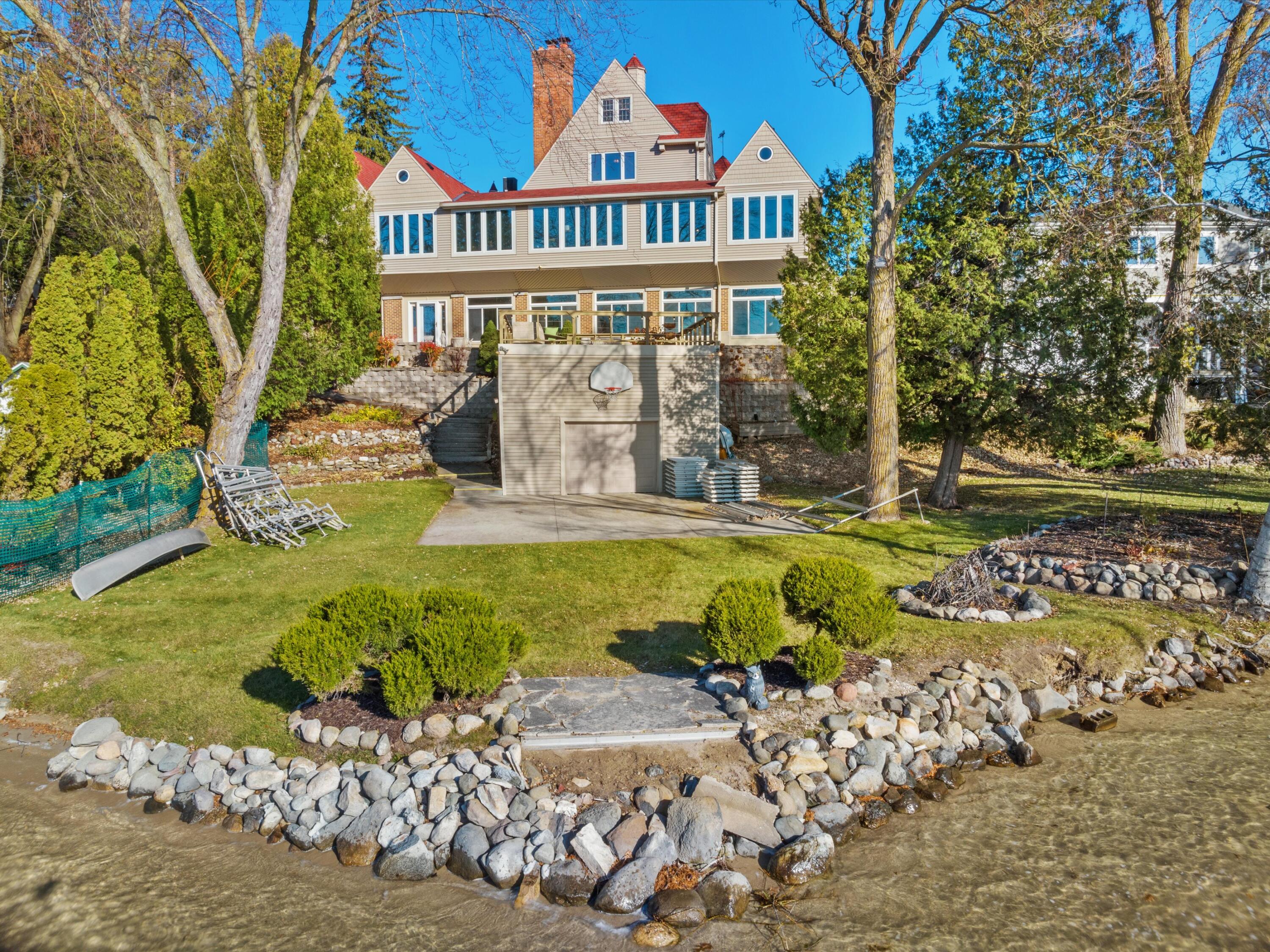 Wisconsin Lake Home for sale (MLS#: 1884968) at 281 S Lake St, in Elkhart Lake, Wisconsin. (9 of 103)