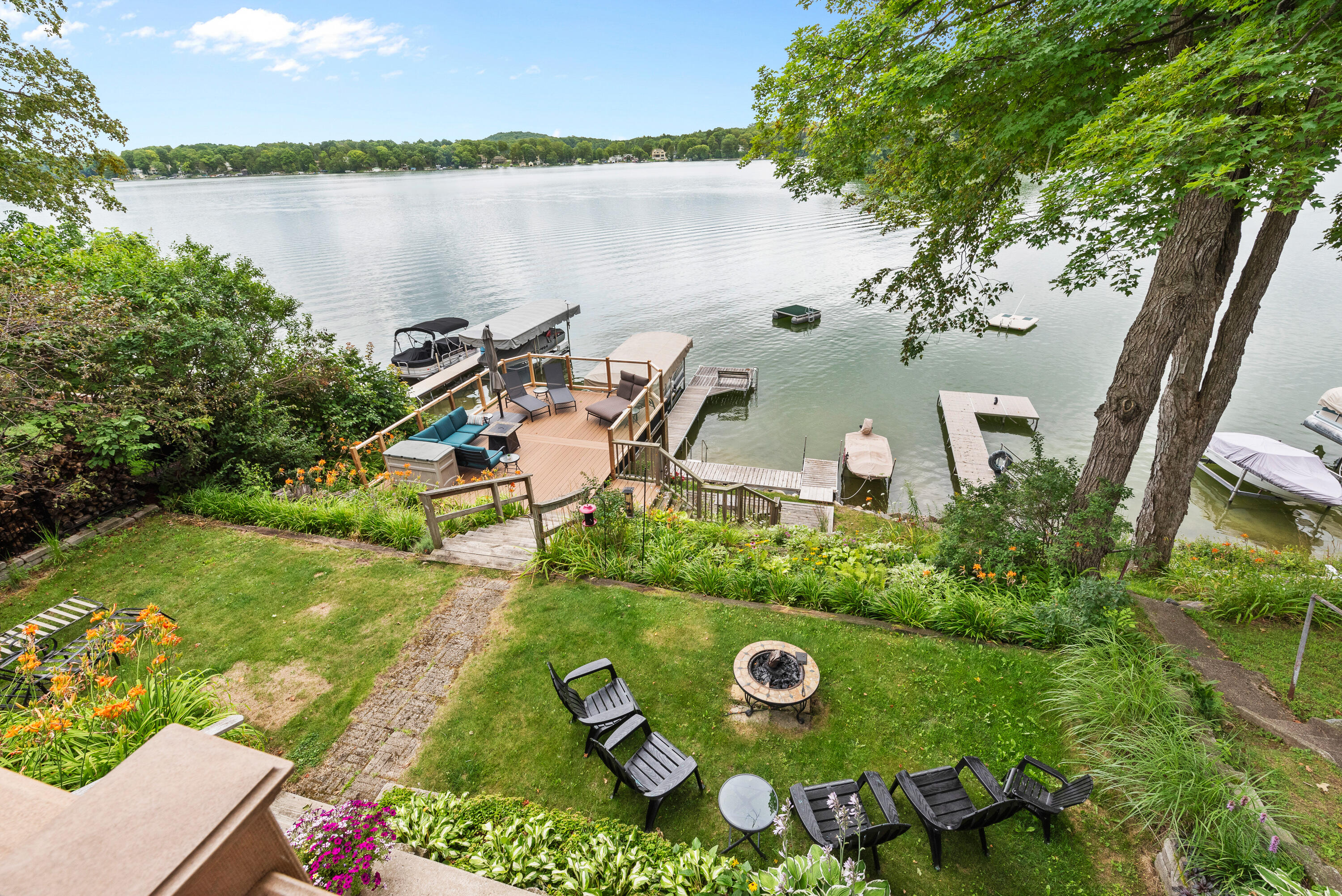 Wisconsin Lake Home for sale (MLS#: 1885069) at 5804 W Lake Dr, in West Bend, Wisconsin. (26 of 31)