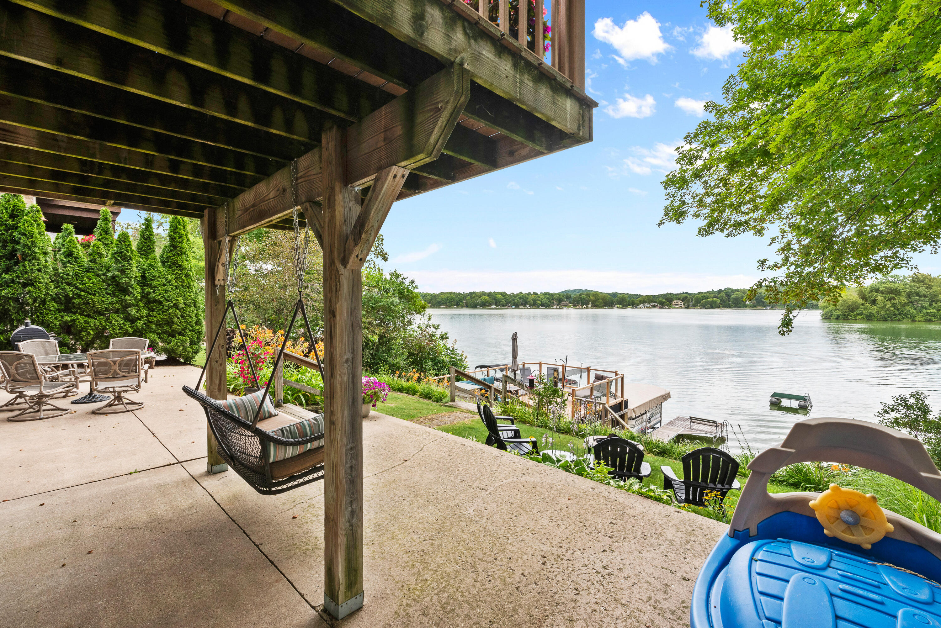 Wisconsin Lake Home for sale (MLS#: 1885069) at 5804 W Lake Dr, in West Bend, Wisconsin. (27 of 31)