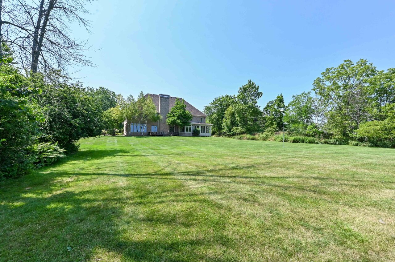 Wisconsin Lake Home for sale (MLS#: 1885184) at 333 E Pioneer Rd, in Mequon, Wisconsin. (29 of 40)