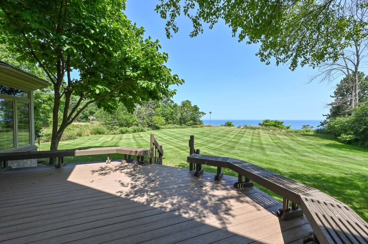 Wisconsin Lake Home for sale (MLS#: 1885184) at 333 E Pioneer Rd, in Mequon, Wisconsin. (30 of 40)