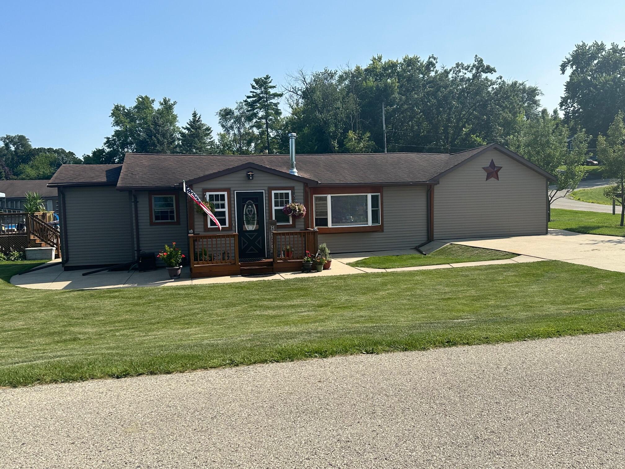 Wisconsin Lake Home for sale (MLS#: 1885353) at 32755  Clarence St, in Burlington, Wisconsin. (37 of 42)