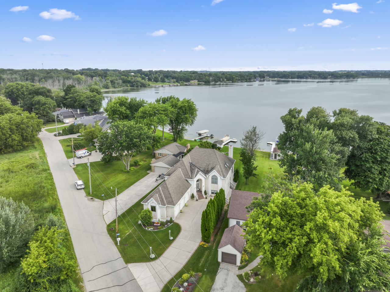 Wisconsin Lake Home for sale (MLS#: 1885745) at 6116 S Bay Rd, in Hartford, Wisconsin. (3 of 45)