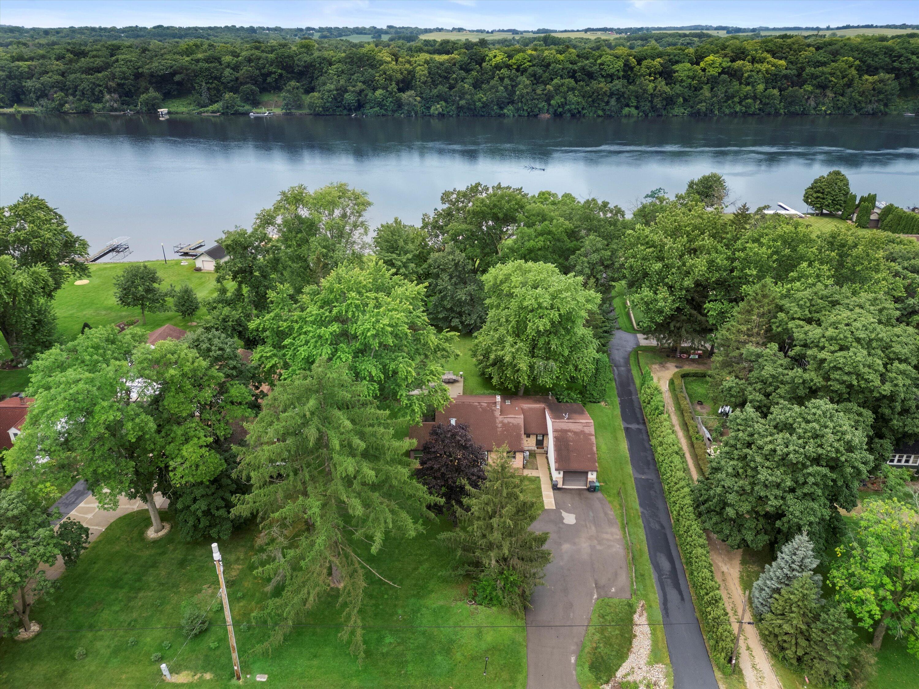 Wisconsin Lake Home for sale (MLS#: 1885880) at 2320 S Riverside Dr, in Beloit, Wisconsin. (2 of 50)