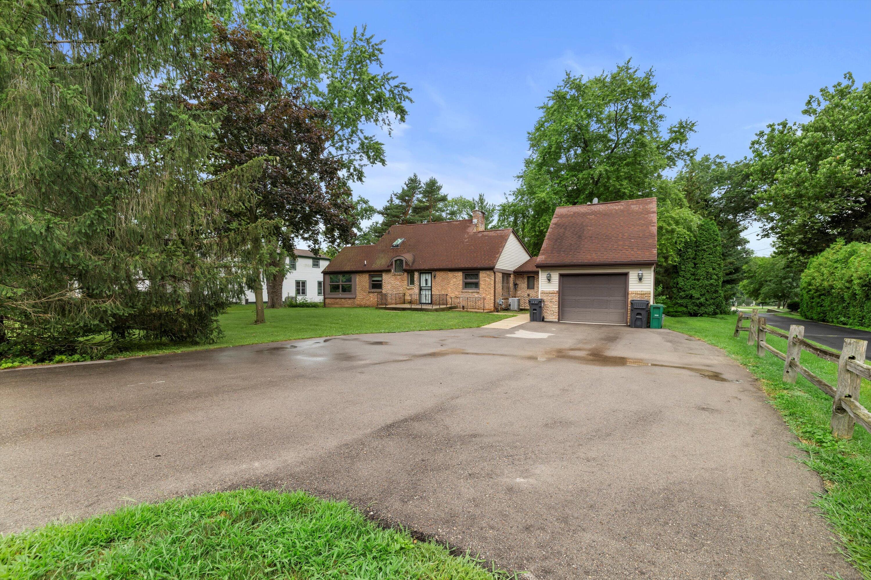 Wisconsin Lake Home for sale (MLS#: 1885880) at 2320 S Riverside Dr, in Beloit, Wisconsin. (12 of 50)