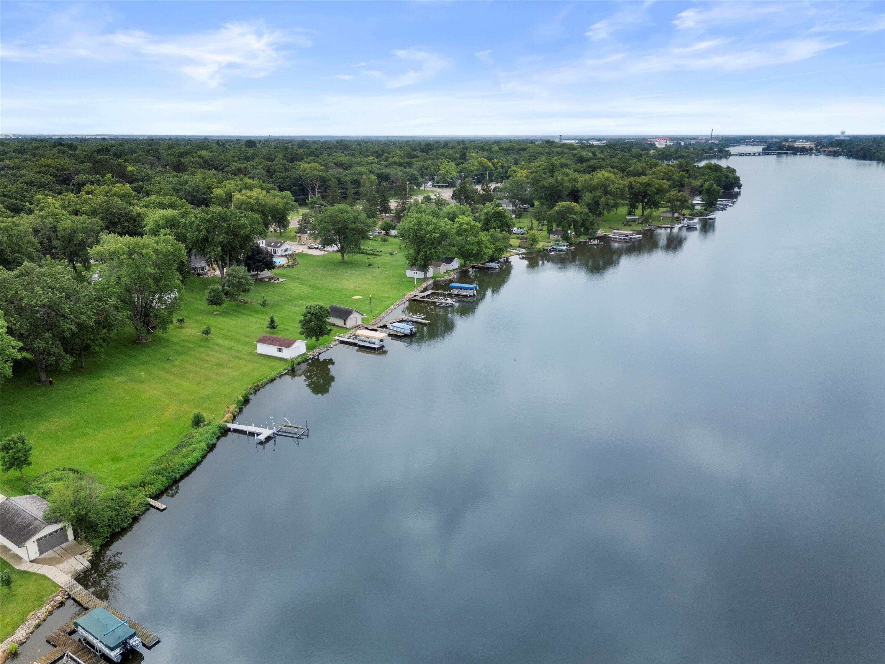 Wisconsin Lake Home for sale (MLS#: 1885880) at 2320 S Riverside Dr, in Beloit, Wisconsin. (7 of 50)