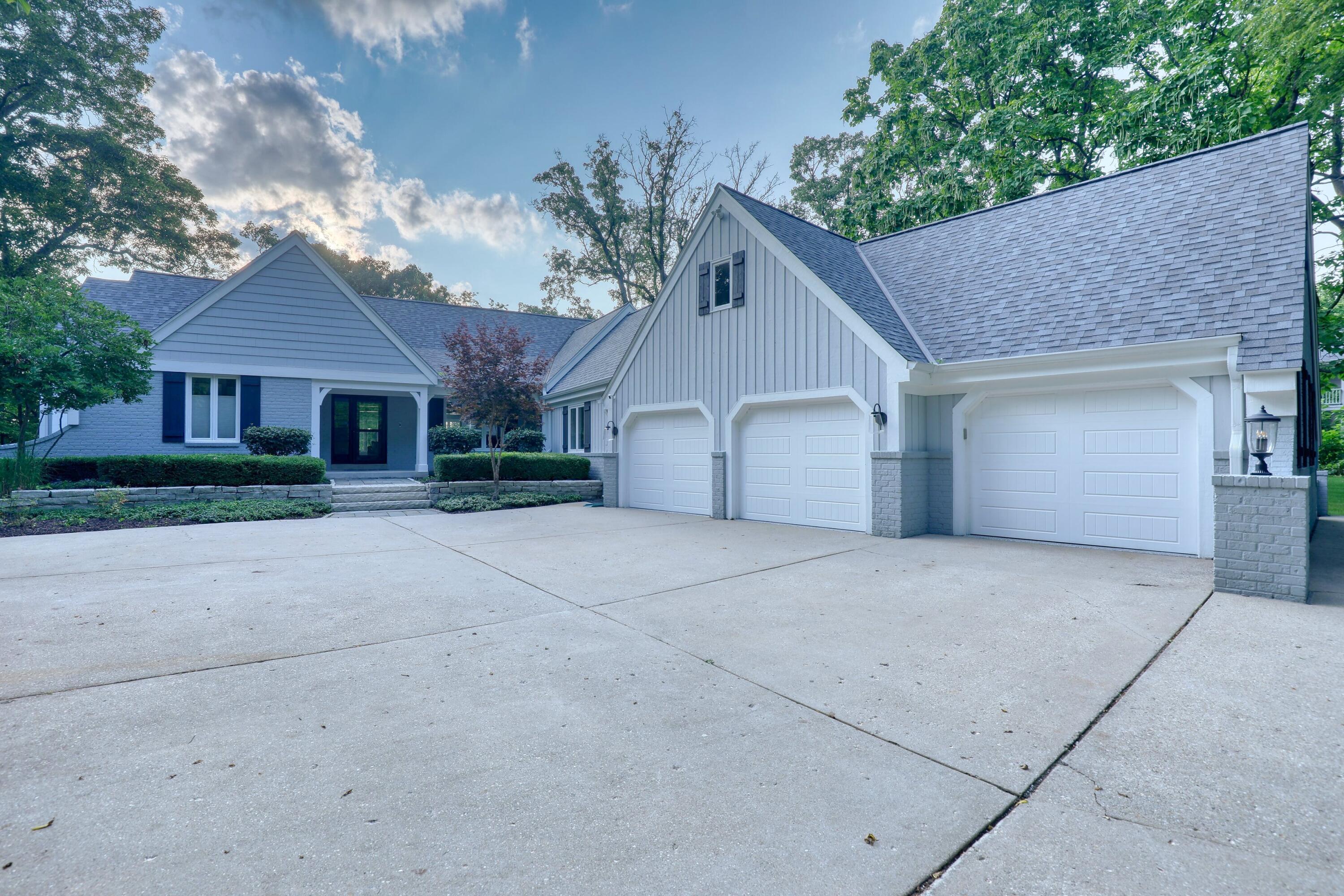 Wisconsin Lake Home for sale (MLS#: 1886248) at 615  Garrison Ct, in Delafield, Wisconsin. (3 of 56)