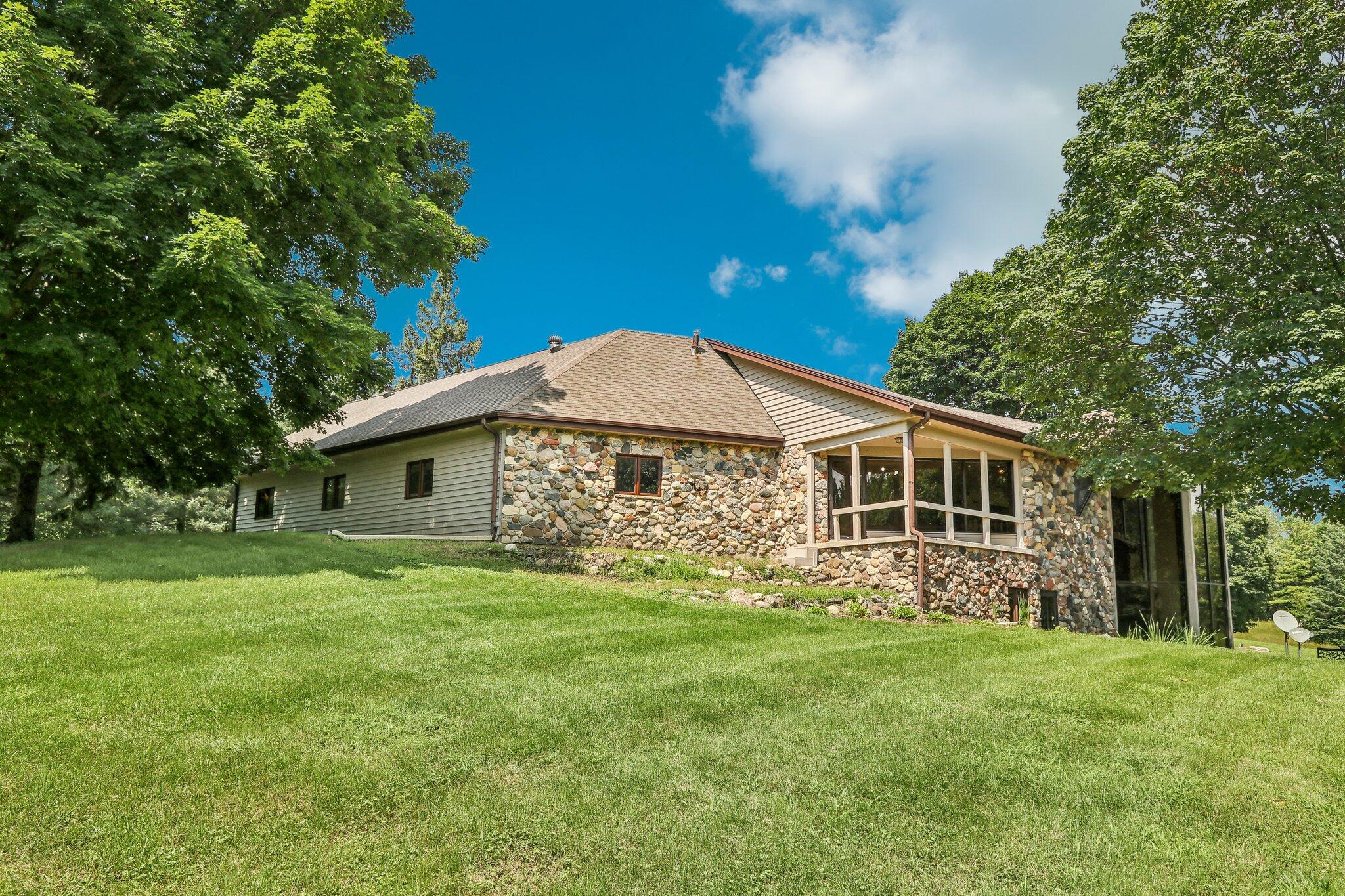 Wisconsin Lake Home for sale (MLS#: 1886425) at W220N1169  Springdale Rd, in Pewaukee, Wisconsin. (41 of 51)