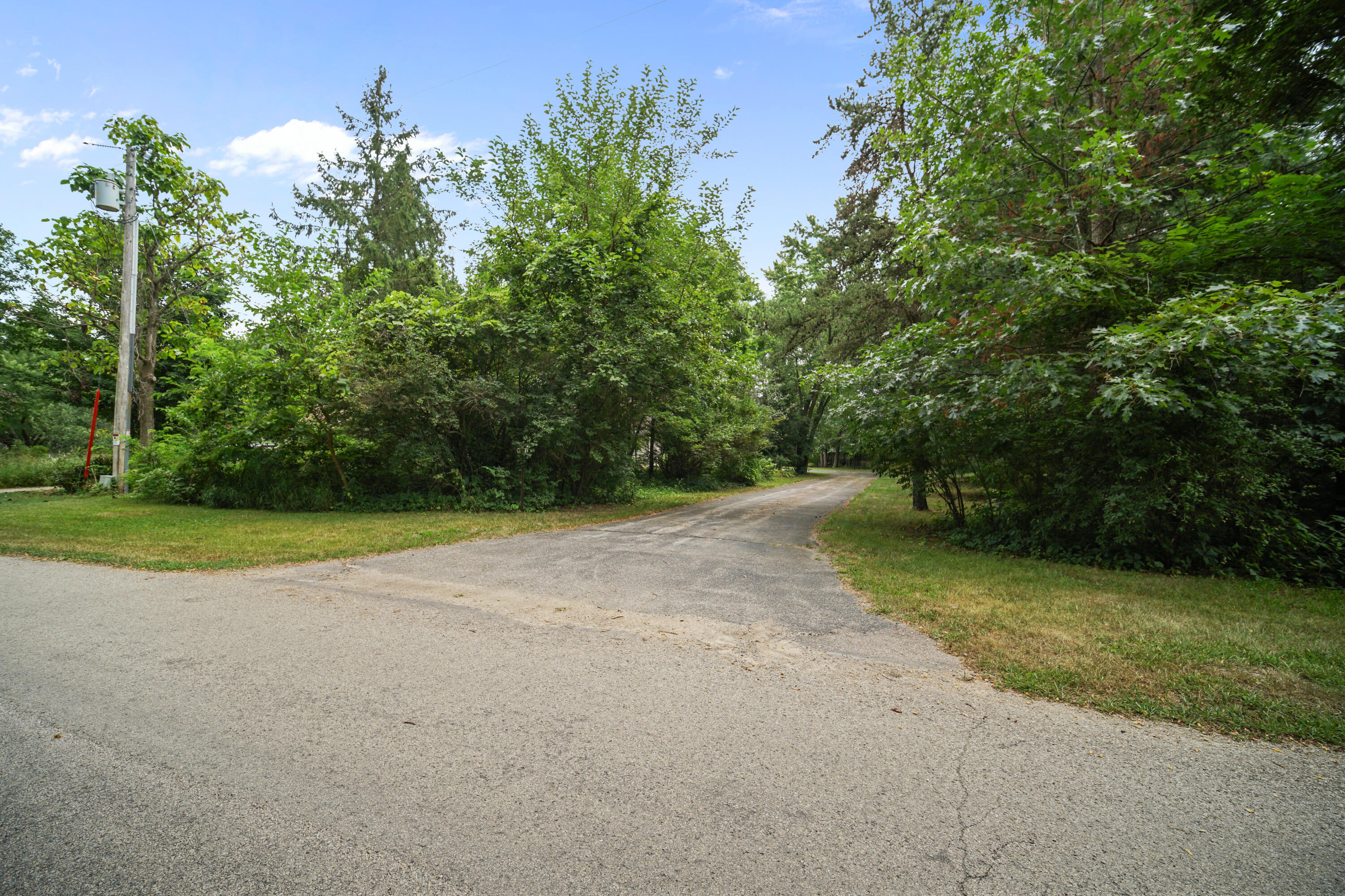 Wisconsin Lake Home for sale (MLS#: 1886647) at W771  Lake View Cir, in Decatur, Wisconsin. (2 of 50)