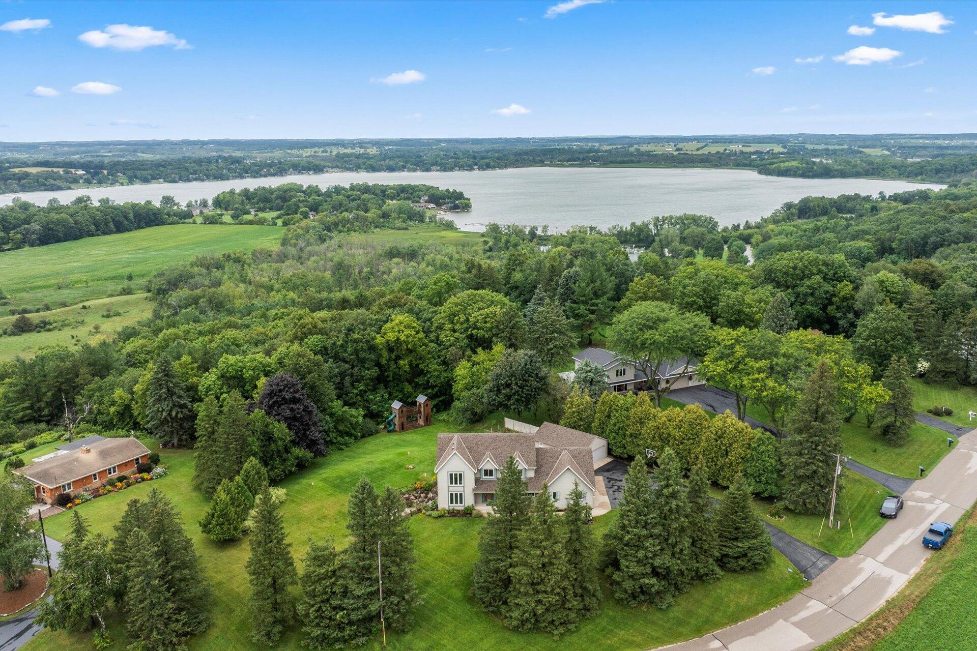 Wisconsin Lake Home for sale (MLS#: 1886730) at 2921  Rolaine Pkwy, in Hartford, Wisconsin. (44 of 49)