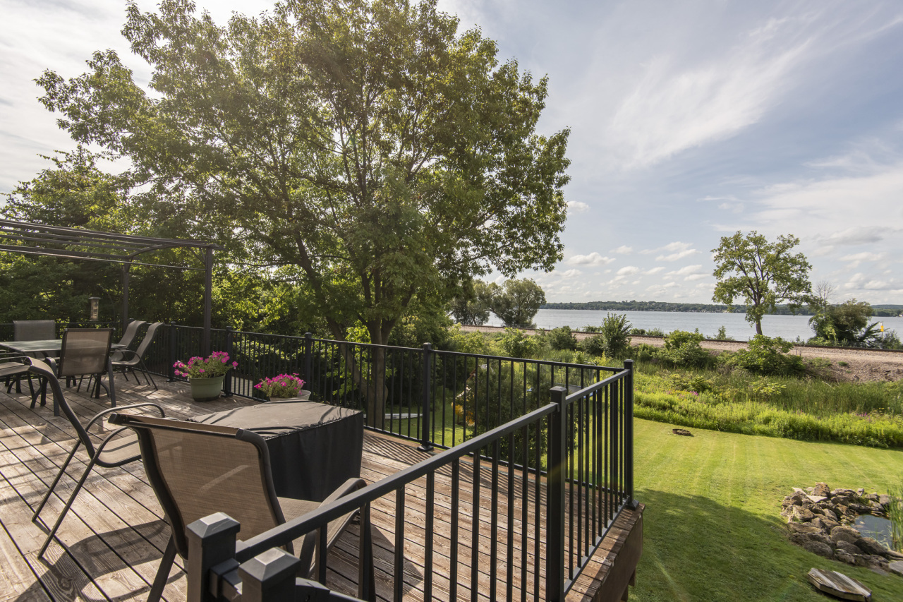 Wisconsin Lake Home for sale (MLS#: 1886960) at N39W27383  Hillside Grove Rd, in Pewaukee, Wisconsin. (14 of 50)