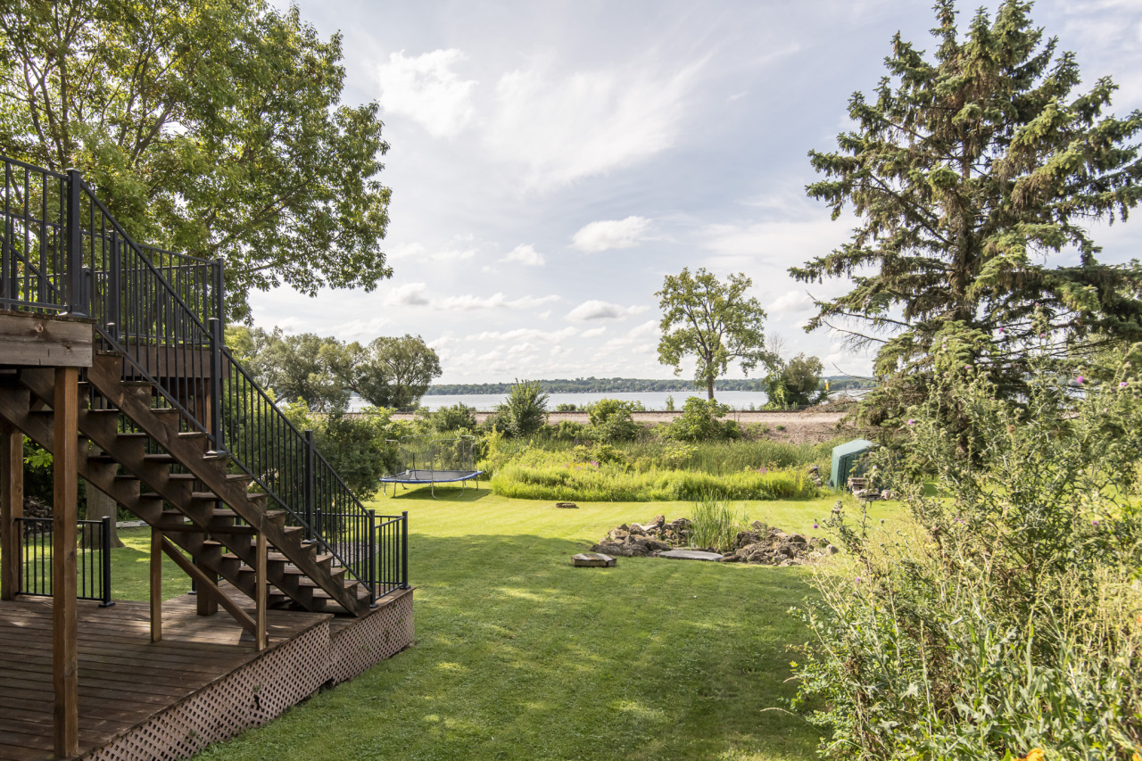 Wisconsin Lake Home for sale (MLS#: 1886960) at N39W27383  Hillside Grove Rd, in Pewaukee, Wisconsin. (9 of 50)