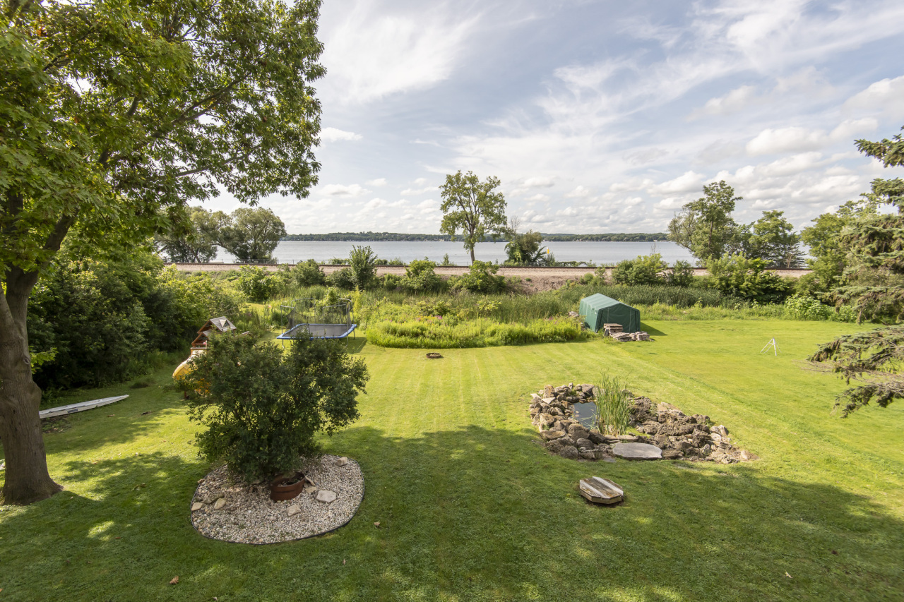 Wisconsin Lake Home for sale (MLS#: 1886960) at N39W27383  Hillside Grove Rd, in Pewaukee, Wisconsin. (10 of 50)