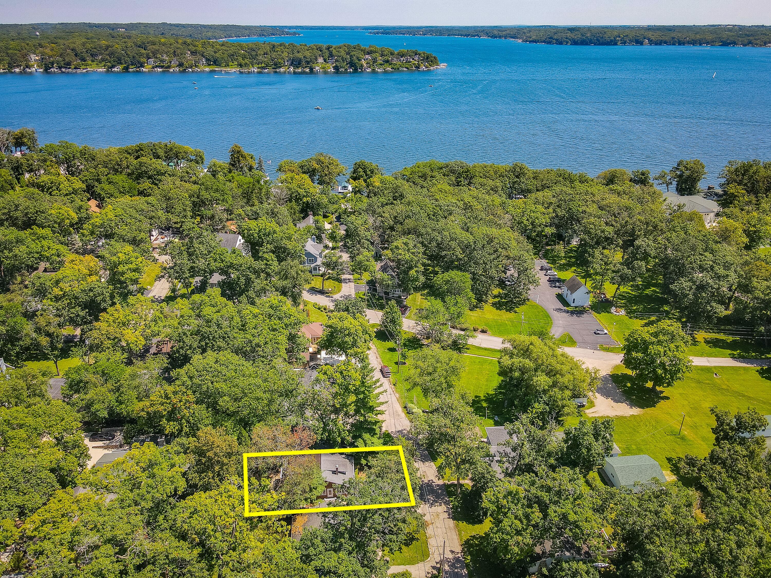 Wisconsin Lake Home for sale (MLS#: 1887093) at 82  Lwr Loch Vista Dr, in Williams Bay, Wisconsin. (44 of 56)