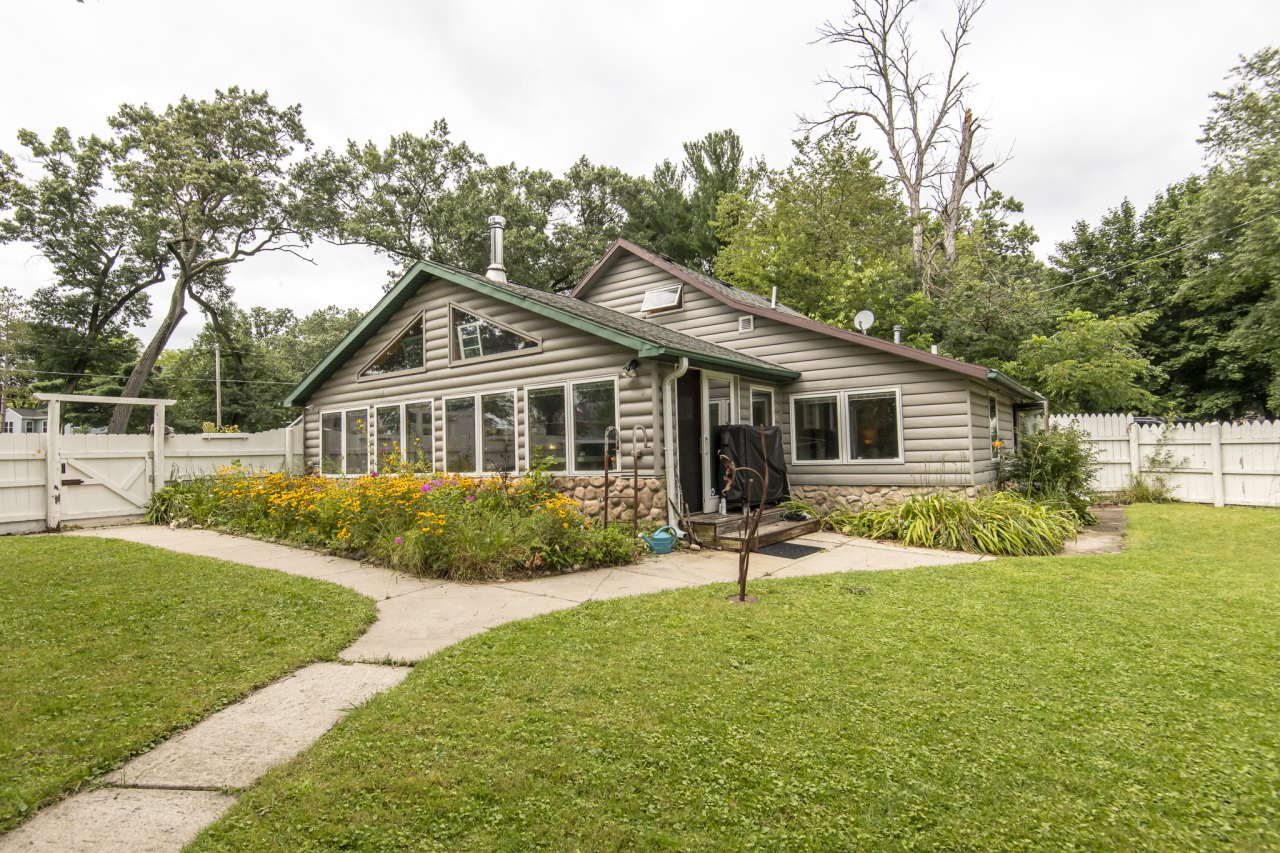 Wisconsin Lake Home for sale (MLS#: 1887413) at W345S10397  Wambold Rd, in Eagle, Wisconsin. (2 of 66)