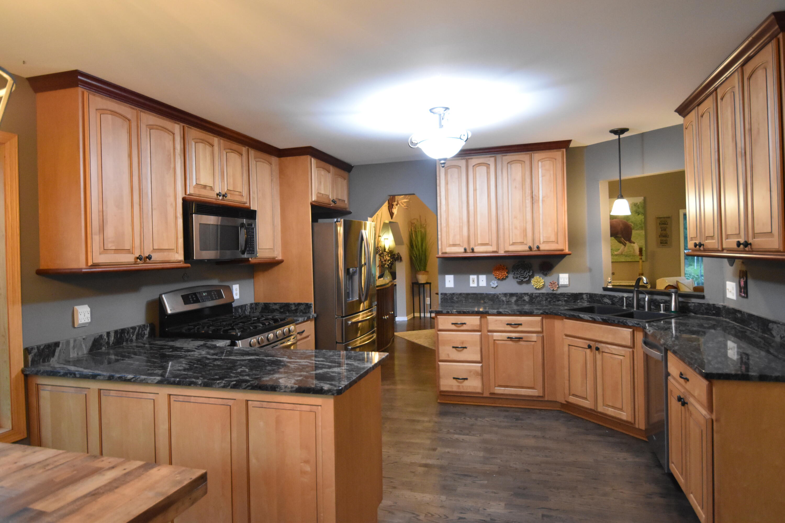 Wisconsin Lake Home for sale (MLS#: 1887450) at 3249  Sylvester Dr, in Delafield, Wisconsin. (7 of 44)