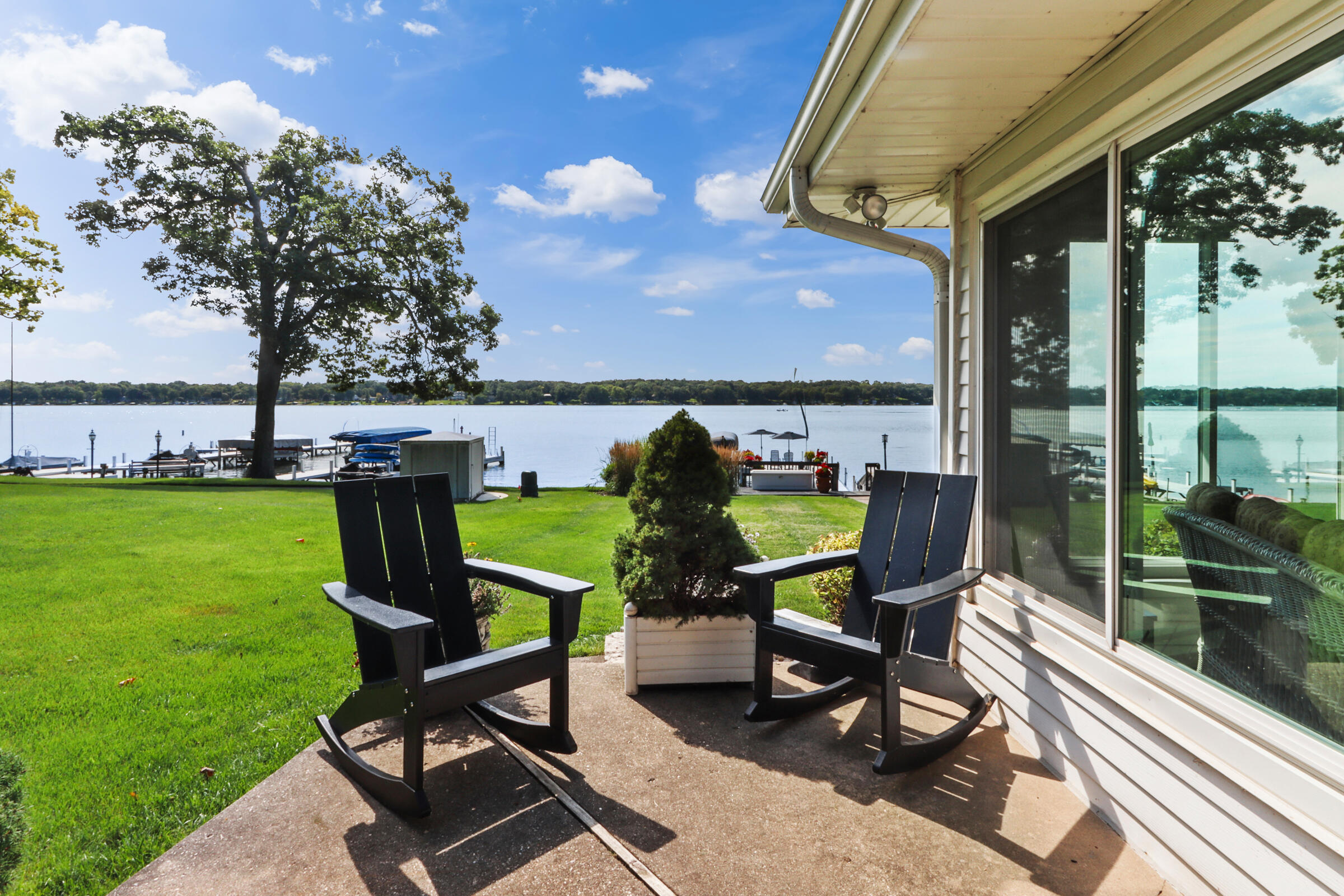 Wisconsin Lake Home for sale (MLS#: 1887610) at 2348  North Shore Dr, in Delavan, Wisconsin. (11 of 53)