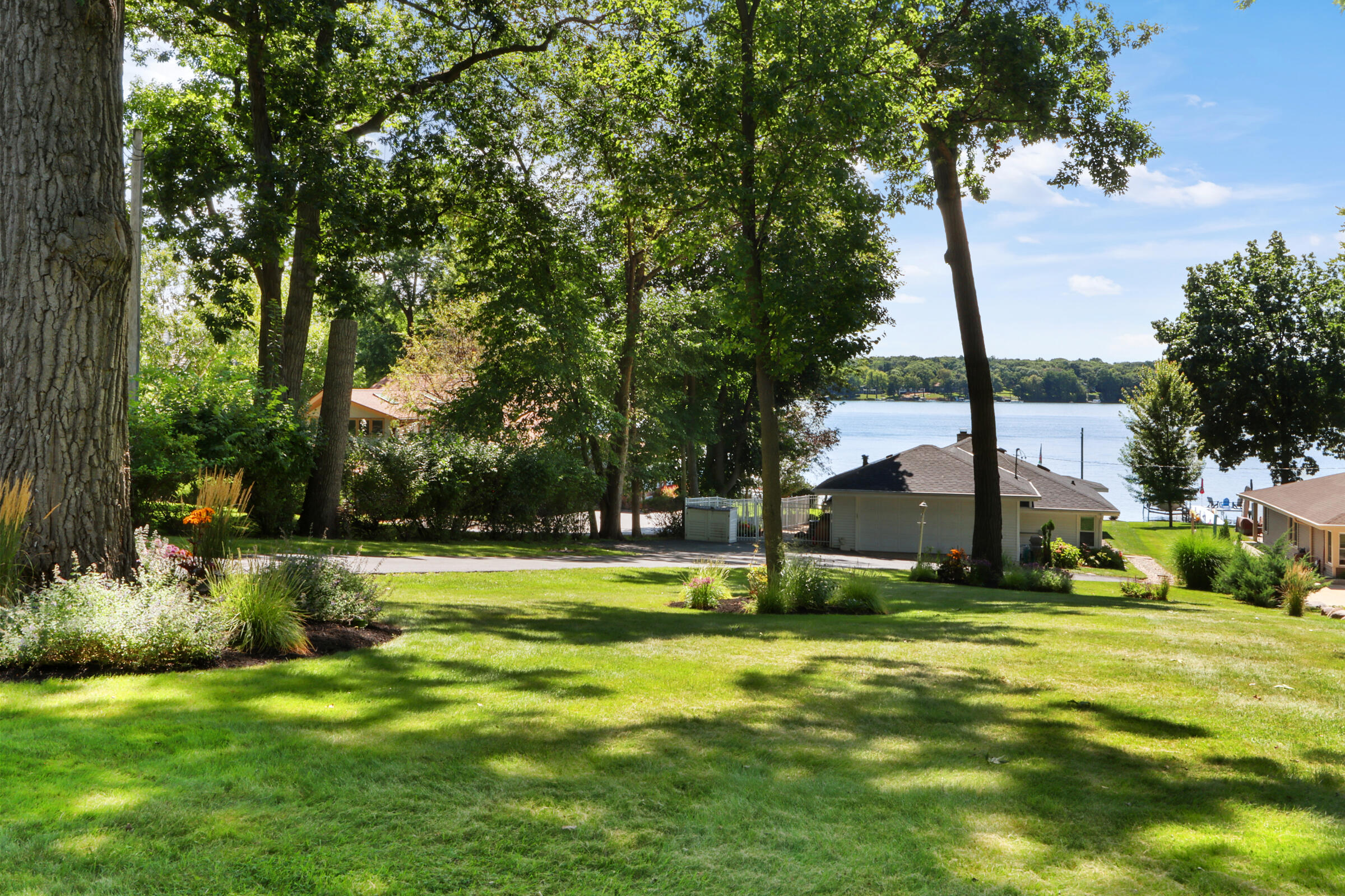 Wisconsin Lake Home for sale (MLS#: 1887610) at 2348  North Shore Dr, in Delavan, Wisconsin. (49 of 53)