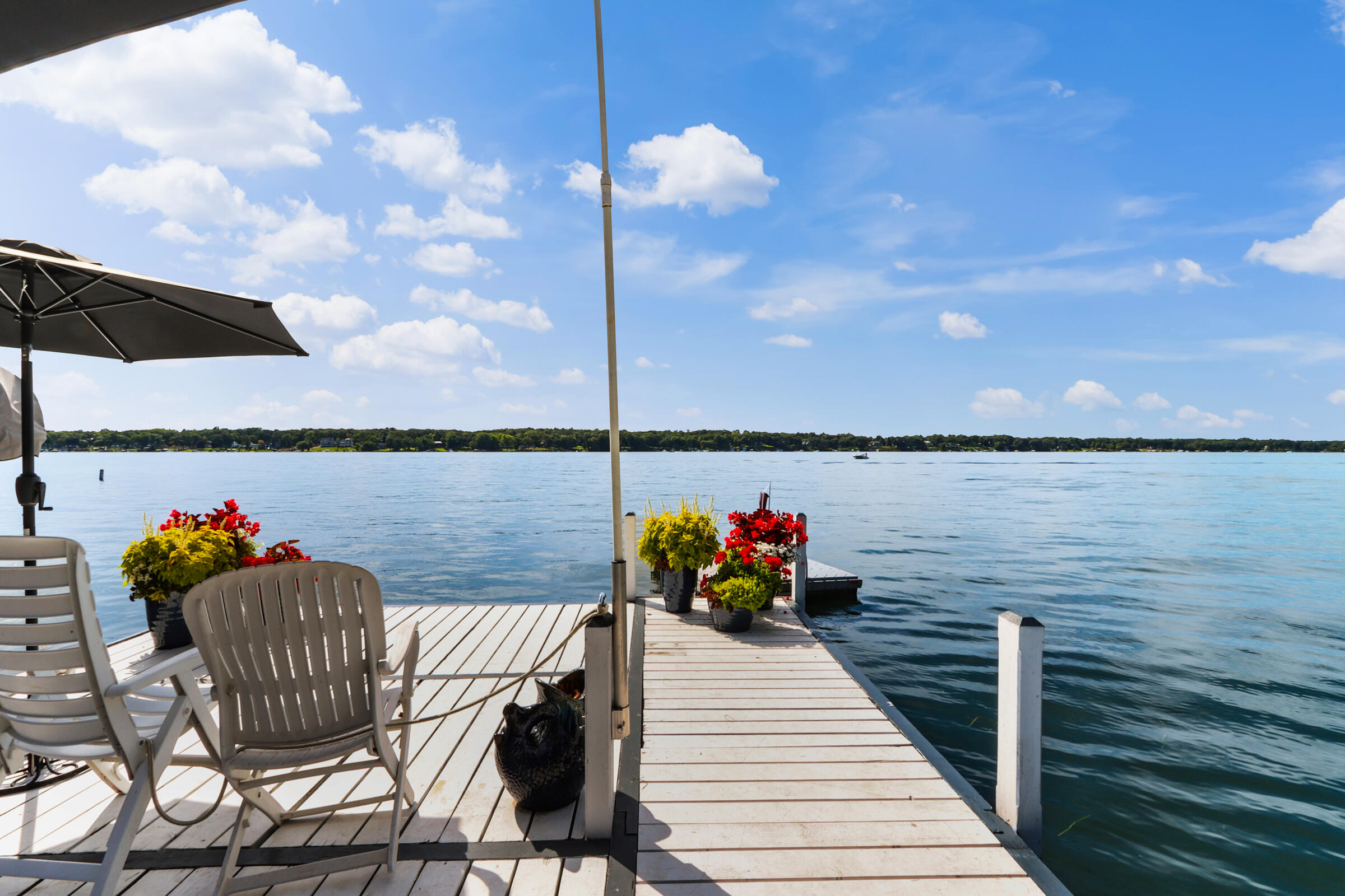 Wisconsin Lake Home for sale (MLS#: 1887610) at 2348  North Shore Dr, in Delavan, Wisconsin. (7 of 53)