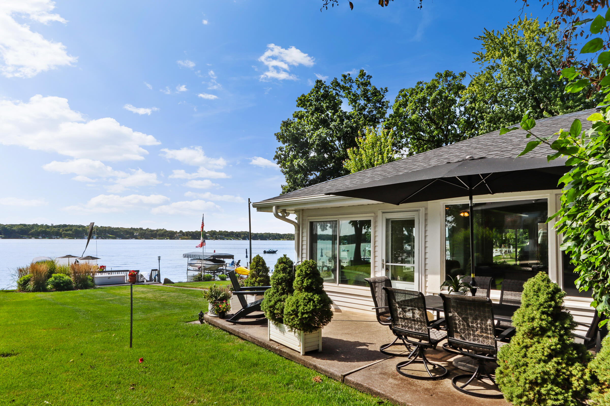 Wisconsin Lake Home for sale (MLS#: 1887610) at 2348  North Shore Dr, in Delavan, Wisconsin. (9 of 53)