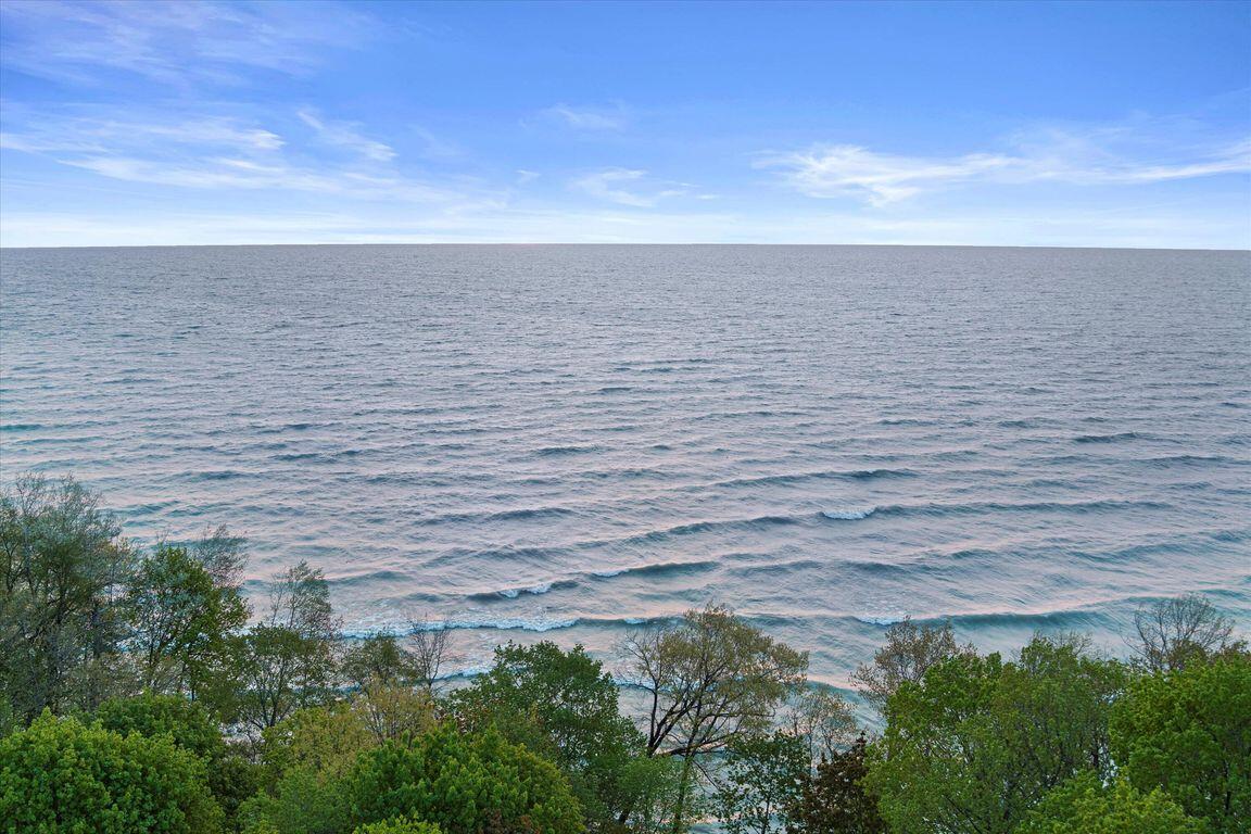 Wisconsin Lake Home for sale (MLS#: 1887914) at 4232 N Lake Dr, in Shorewood, Wisconsin. (58 of 70)