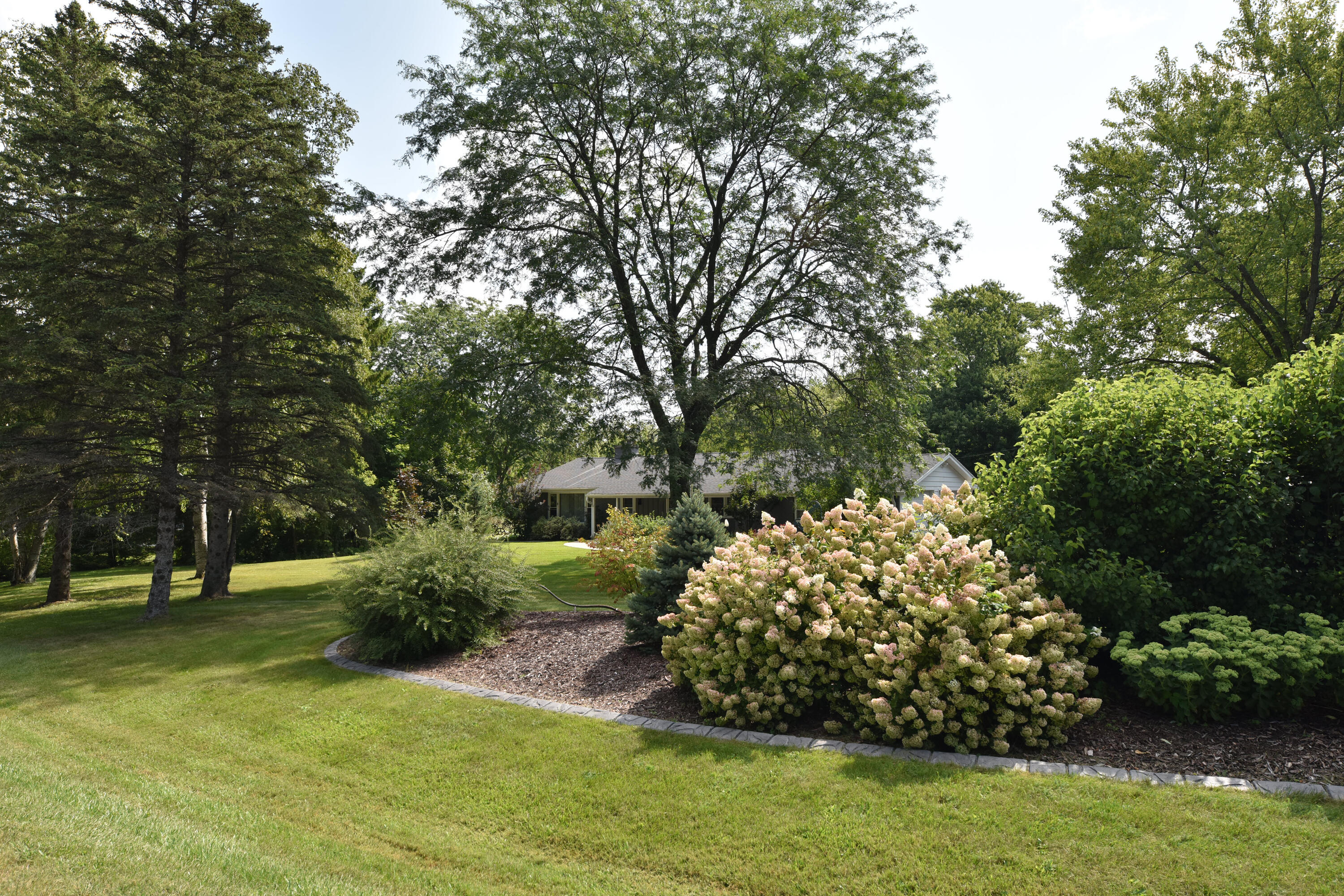 Wisconsin Lake Home for sale (MLS#: 1888343) at 1358  Cedar Creek Pkwy, in Cedarburg, Wisconsin. (3 of 36)