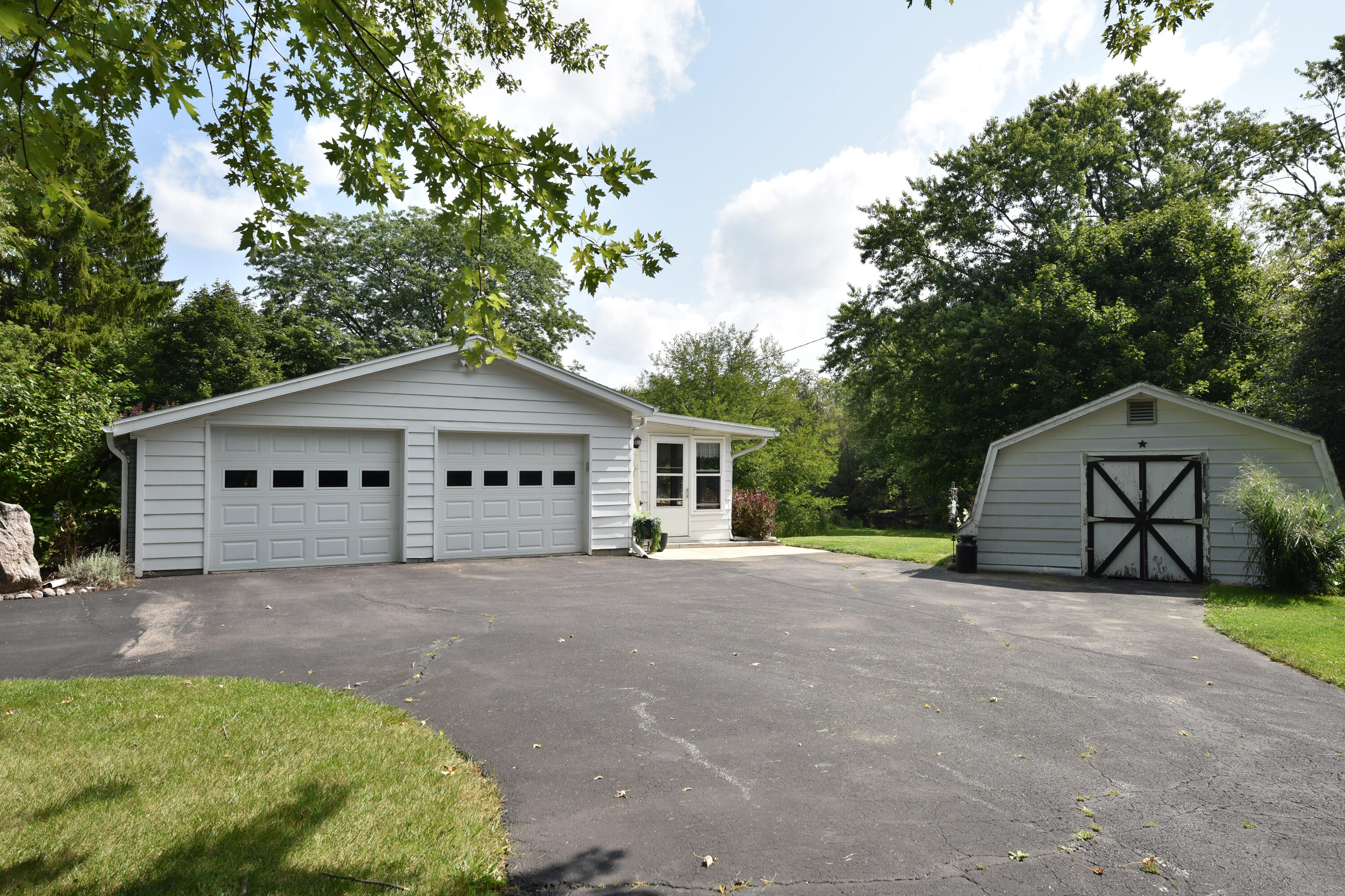 Wisconsin Lake Home for sale (MLS#: 1888343) at 1358  Cedar Creek Pkwy, in Cedarburg, Wisconsin. (26 of 36)