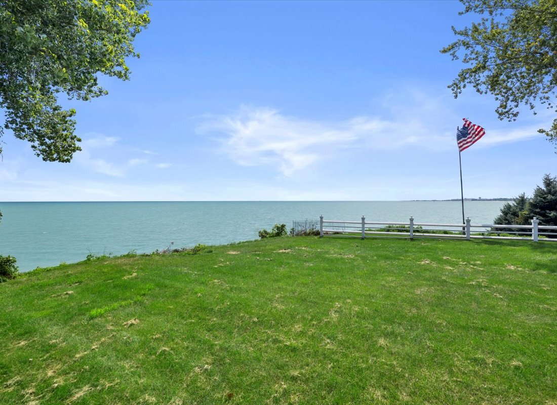 Wisconsin Lake Home for sale (MLS#: 1889061) at 4077  Lighthouse Dr, in Wind Point, Wisconsin. (36 of 44)