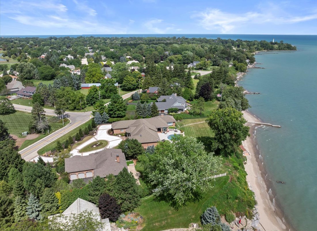 Wisconsin Lake Home for sale (MLS#: 1889061) at 4077  Lighthouse Dr, in Wind Point, Wisconsin. (39 of 44)