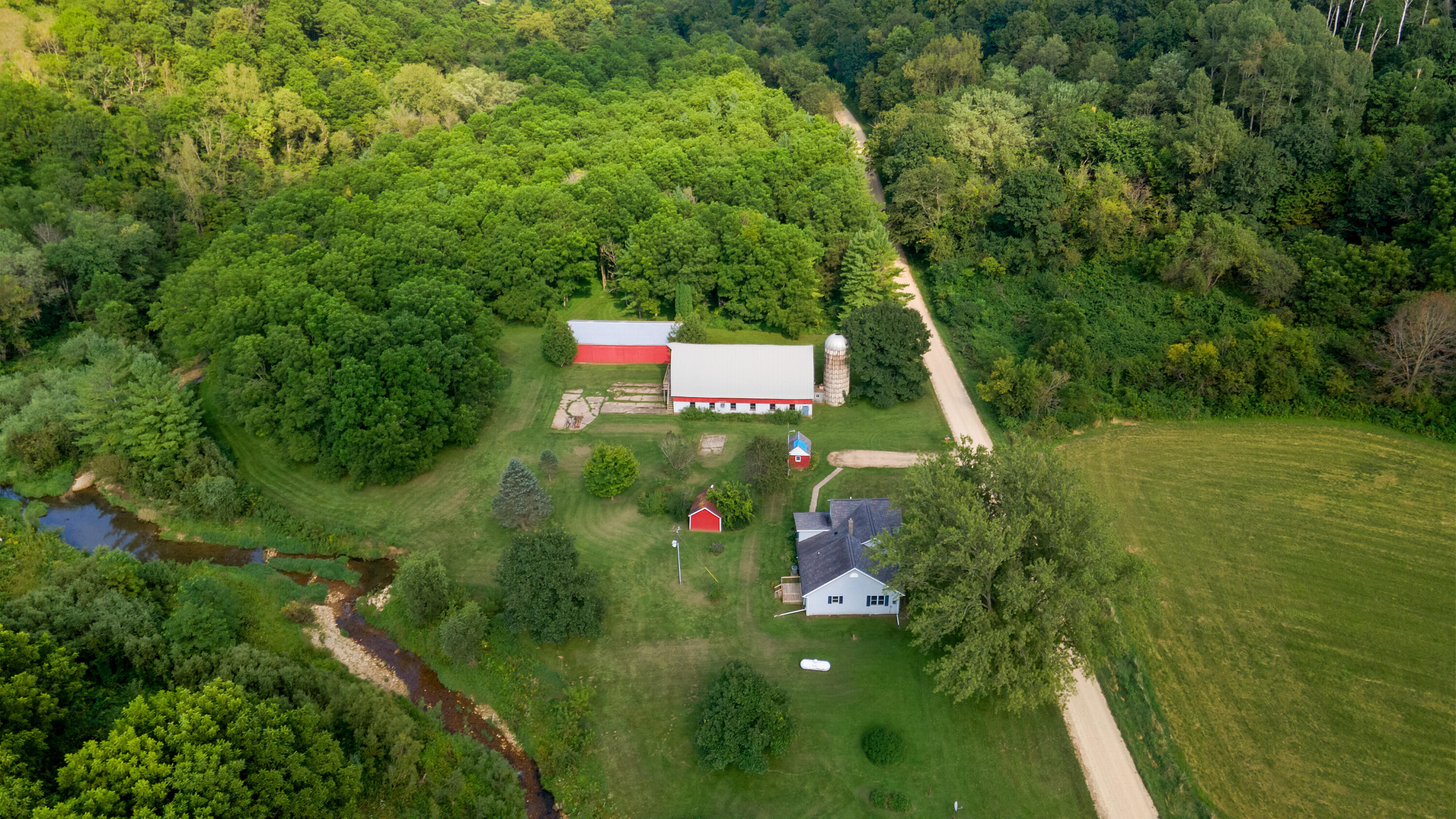 Wisconsin Lake Home for sale (MLS#: 1889133) at E2584  Bohland Hollow Rd, in Wheatland, Wisconsin. (4 of 59)