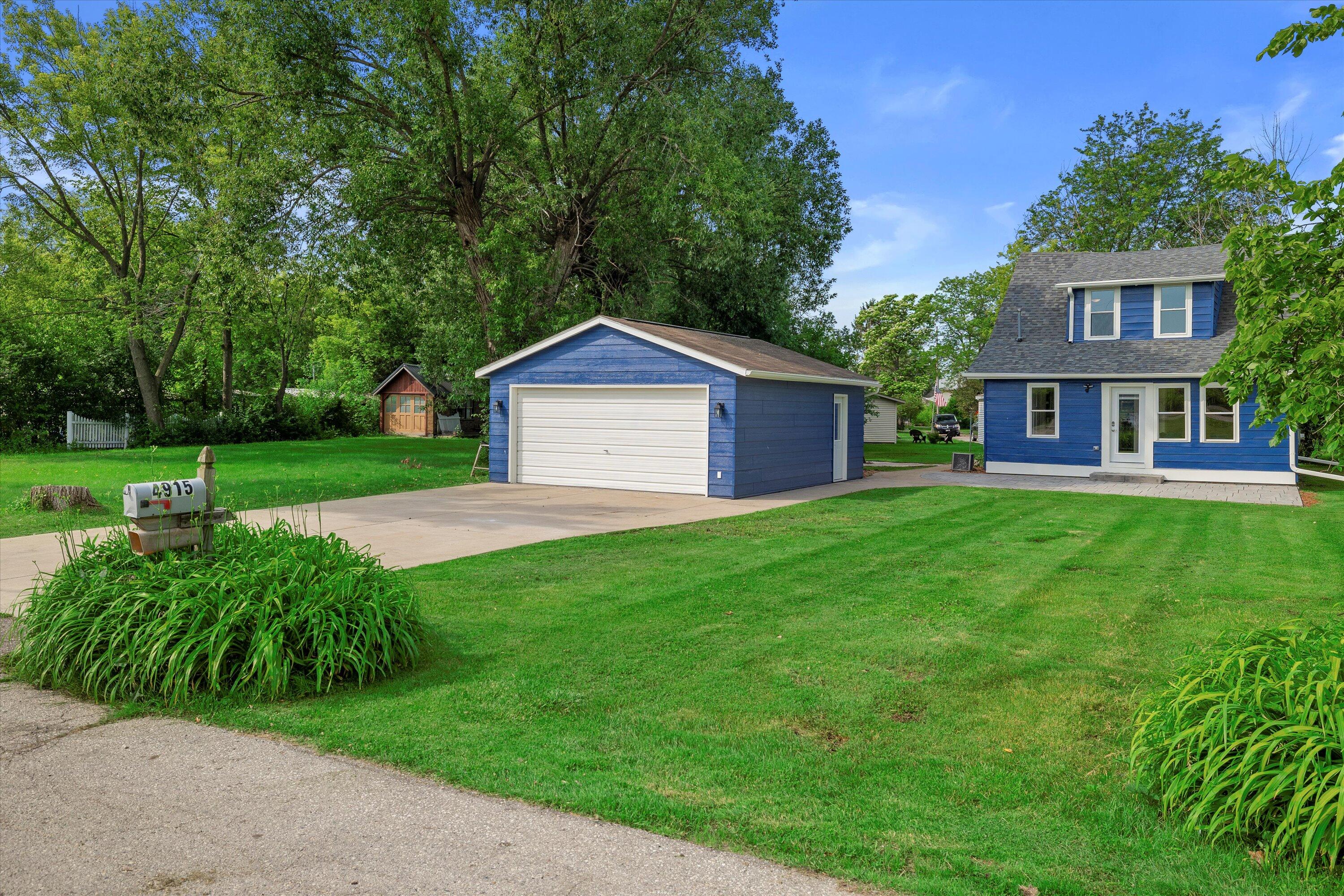 Wisconsin Lake Home for sale (MLS#: 1889734) at 4915  Lakeview Ave, in Richfield, Wisconsin. (21 of 26)