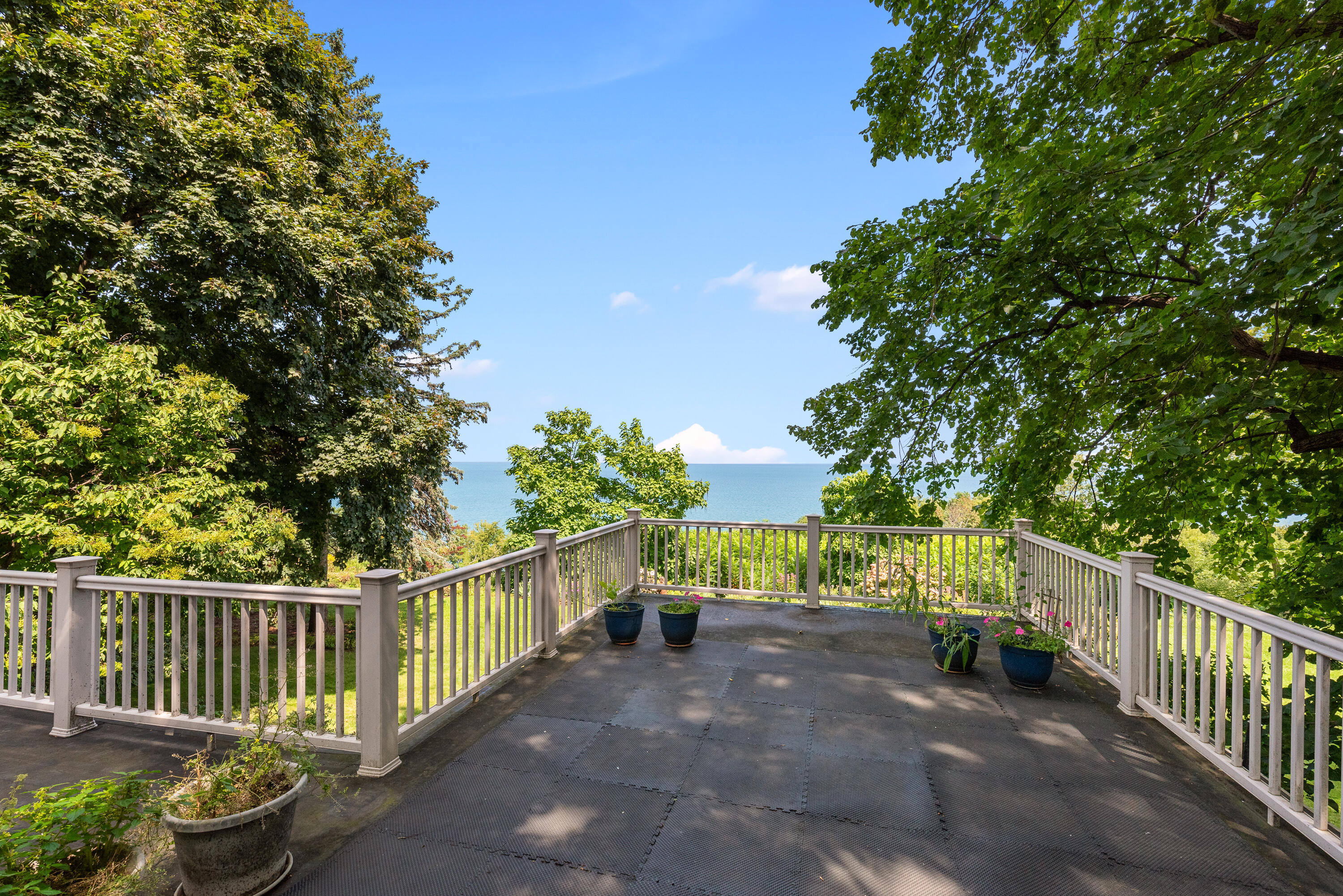 Wisconsin Lake Home for sale (MLS#: 1889745) at 4620 N Lake Dr, in Whitefish Bay, Wisconsin. (17 of 40)