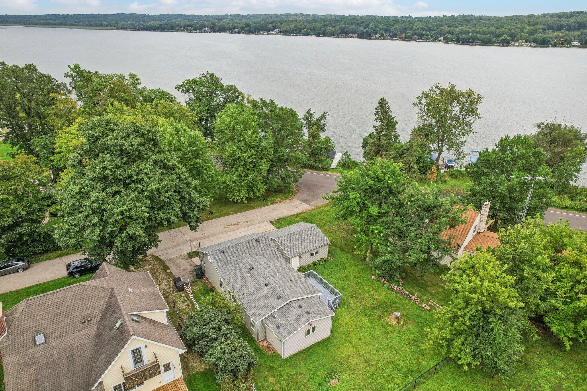 Wisconsin Lake Home for sale (MLS#: 1889852) at N3075  Satinwood Rd, in Geneva, Wisconsin. (4 of 62)