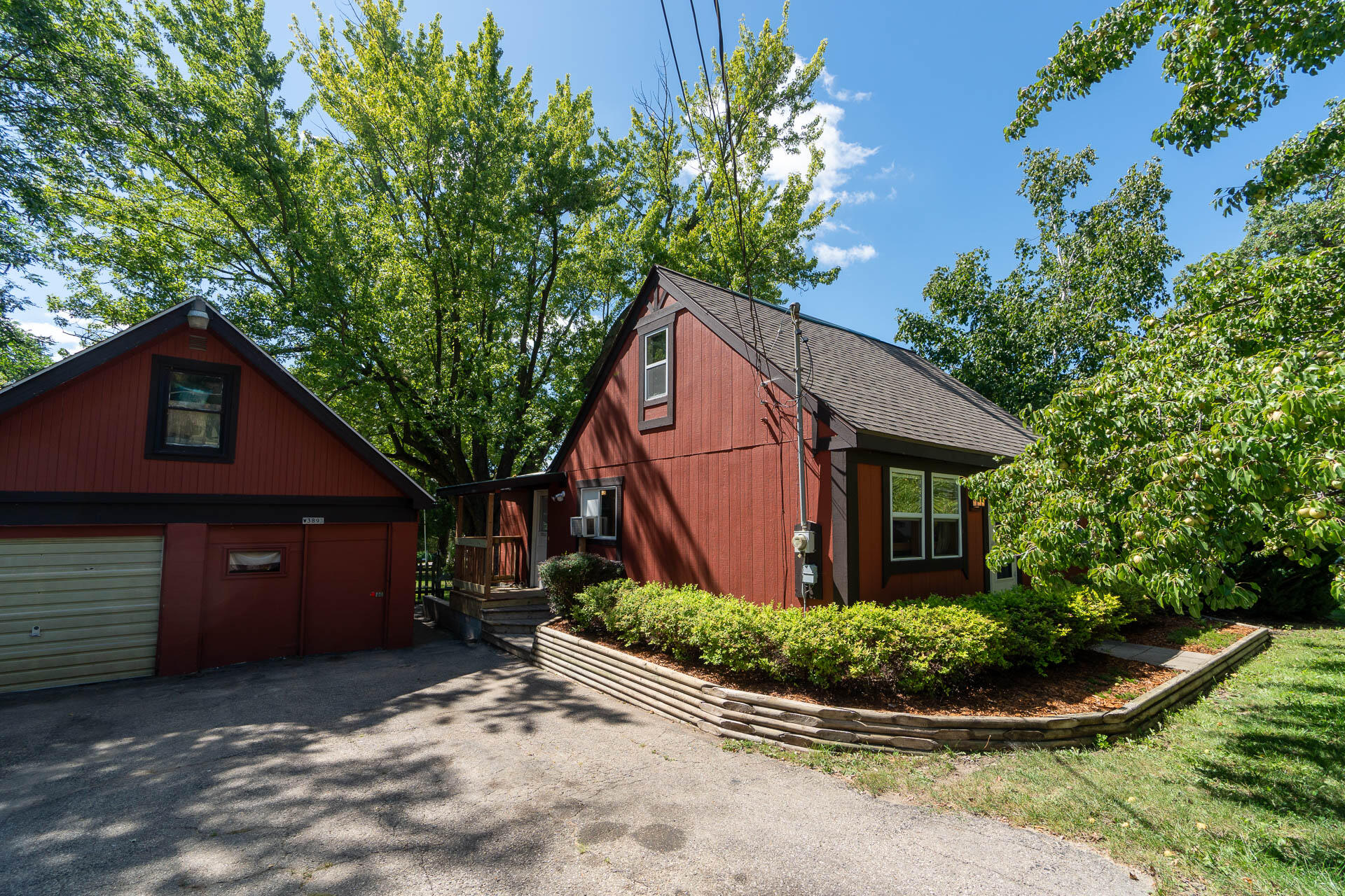 Wisconsin Lake Home for sale (MLS#: 1890076) at W3895  Woodland Dr, in Geneva, Wisconsin. (1 of 34)