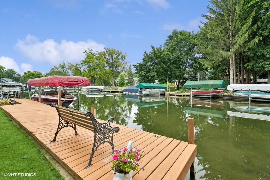 Wisconsin Lake Home for sale (MLS#: 1890234) at 2805  Knollcrest Dr, in Burlington, Wisconsin. (3 of 20)