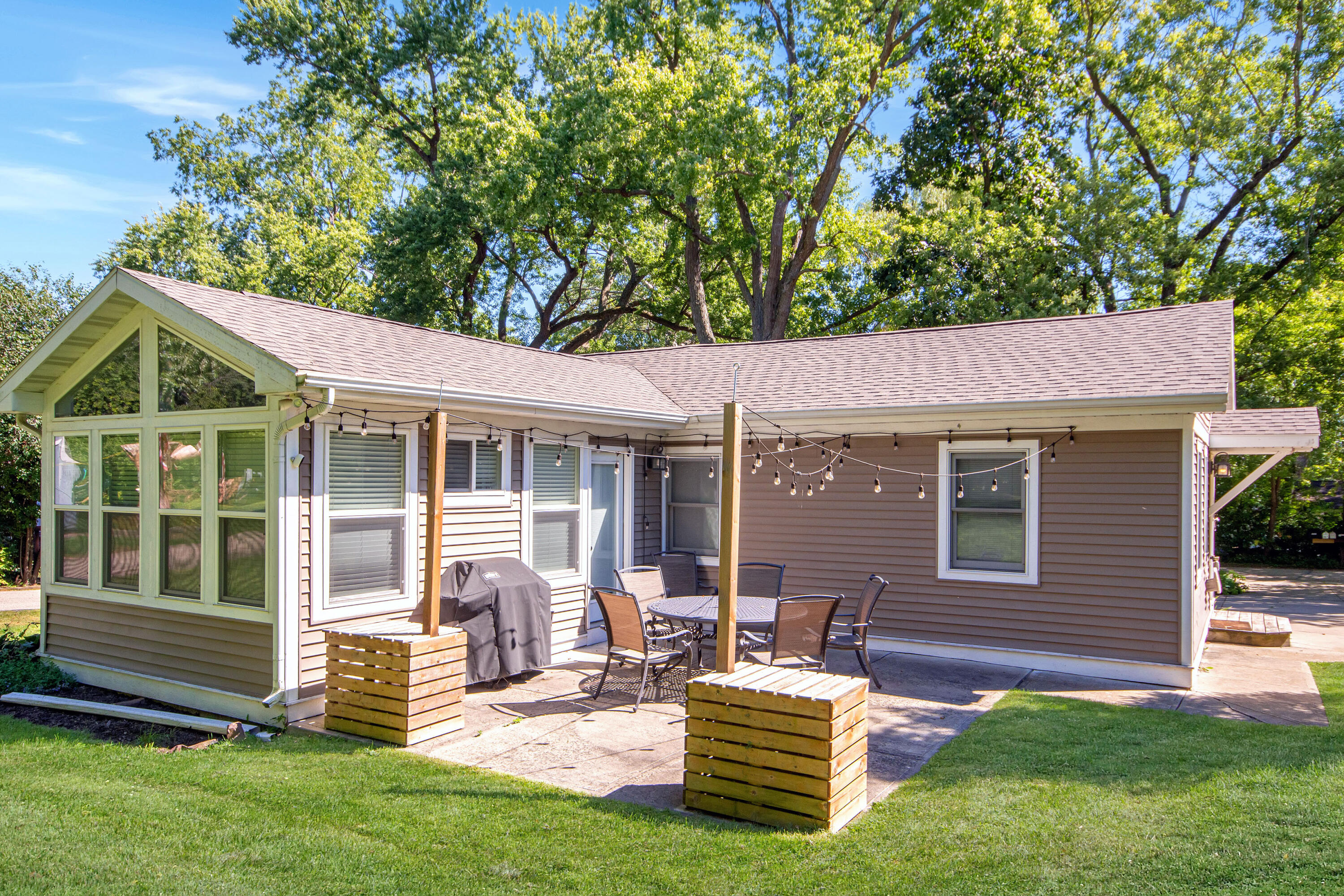 Wisconsin Lake Home for sale (MLS#: 1890413) at 4131  Spruce St, in Delavan, Wisconsin. (1 of 22)