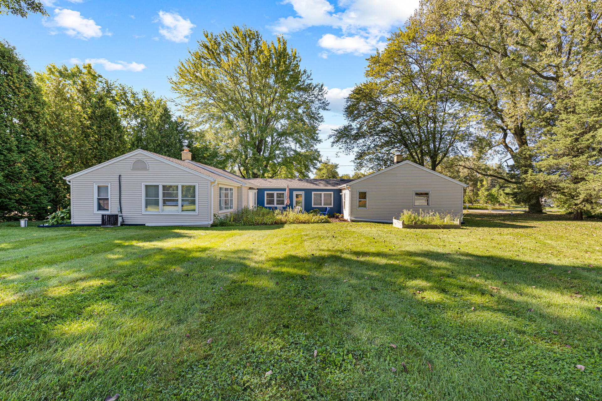 Wisconsin Lake Home for sale (MLS#: 1890421) at 2548  Wallace Lake Rd, in Barton, Wisconsin. (3 of 32)